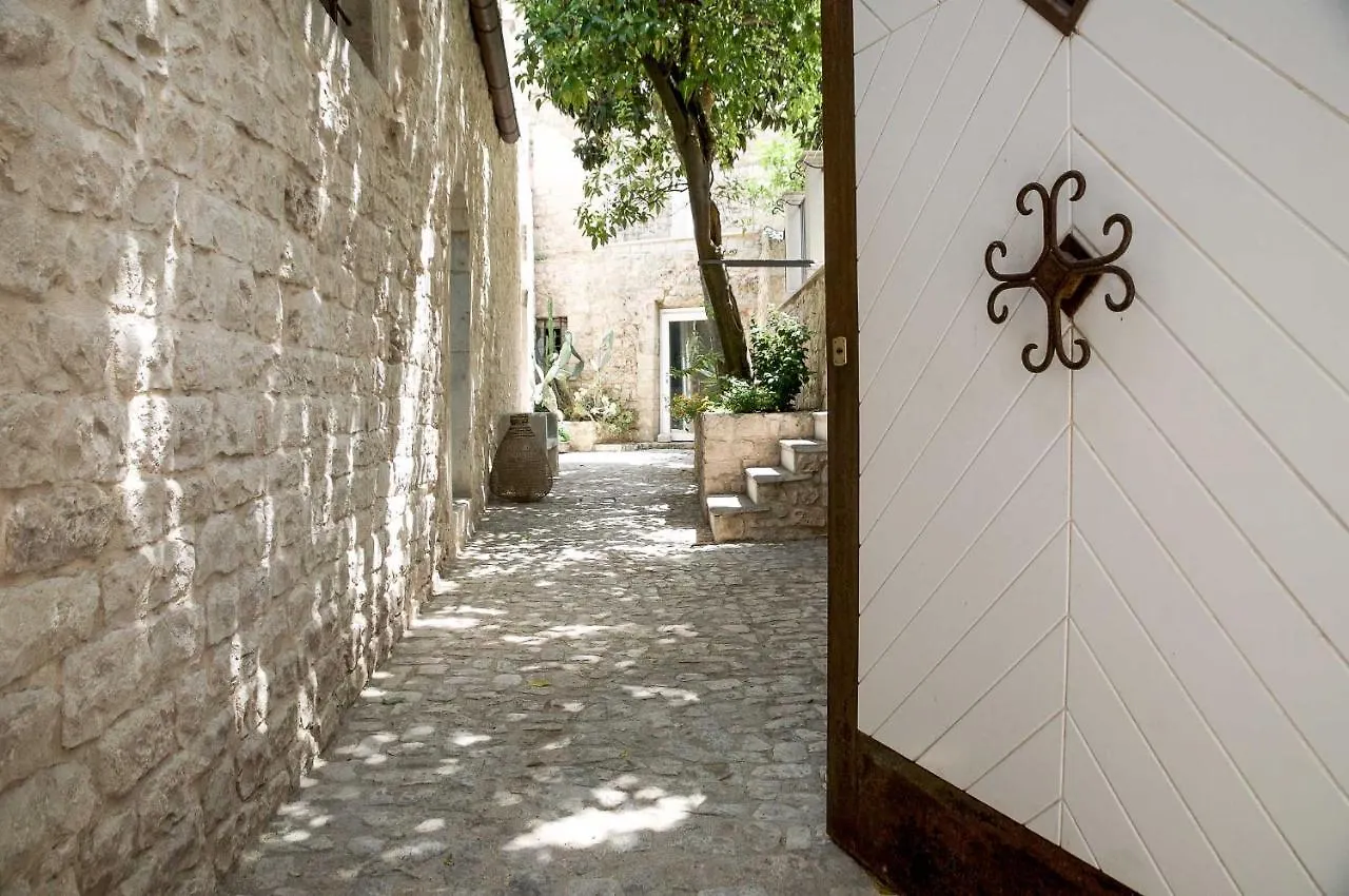 Anime A Sud - Residenza Hortus Villa Modica 0*,  Italy